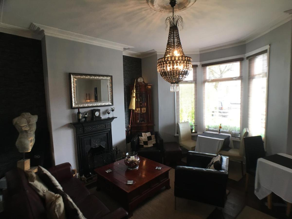 Ty Rosa Rooms Кардифф Экстерьер фото