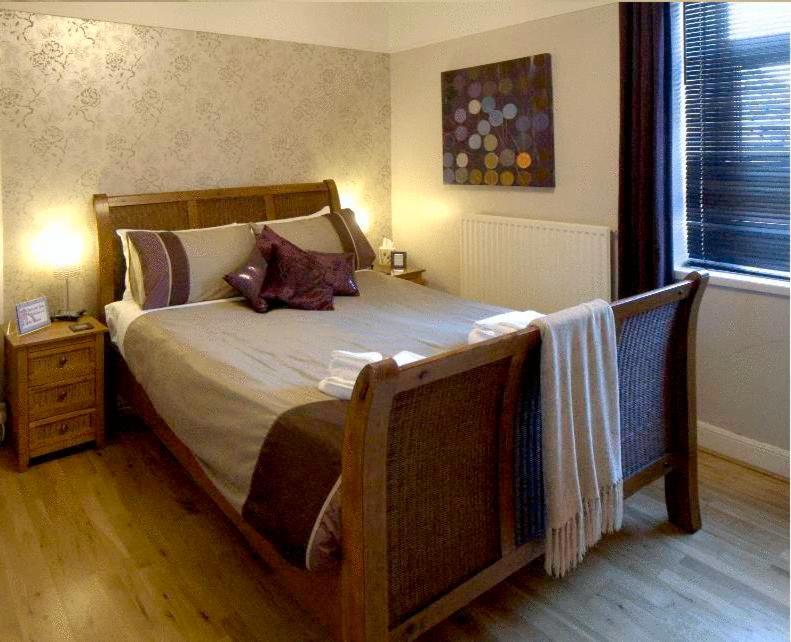 Ty Rosa Rooms Кардифф Экстерьер фото