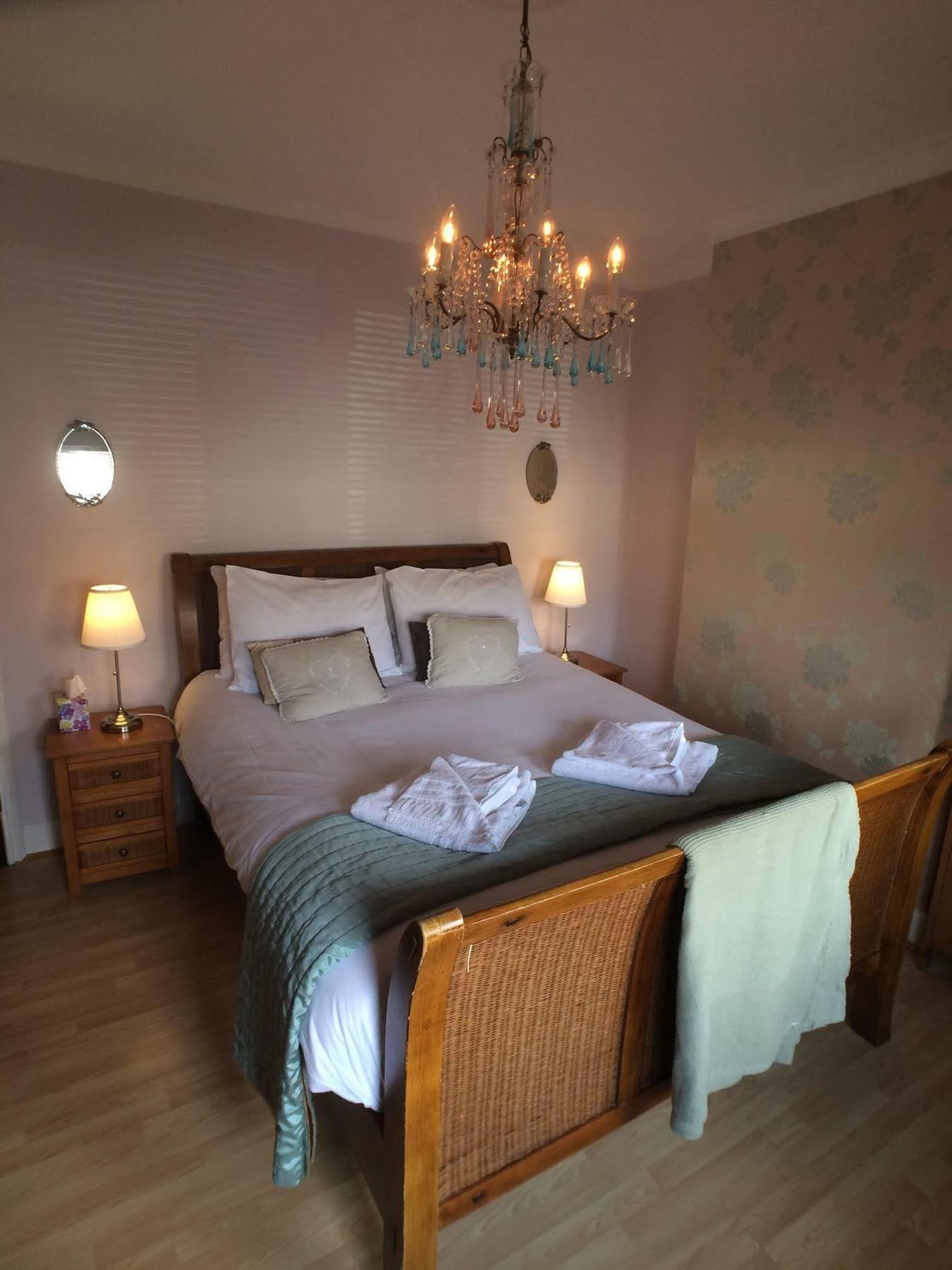 Ty Rosa Rooms Кардифф Экстерьер фото