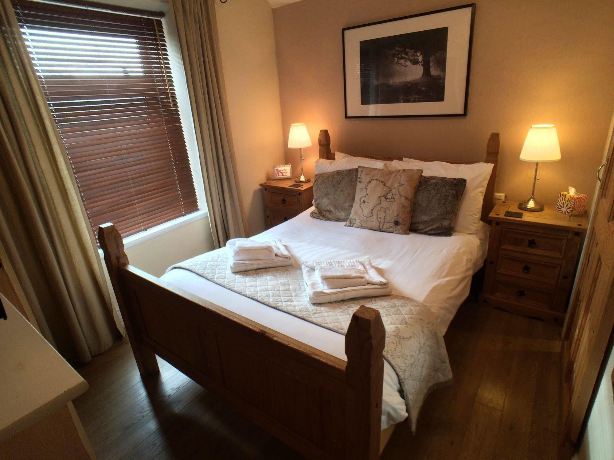 Ty Rosa Rooms Кардифф Экстерьер фото